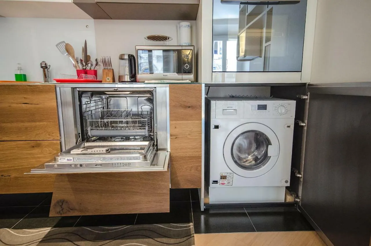 Luxury 65Mq Under The Two Towers Apartment Bologna 0*,